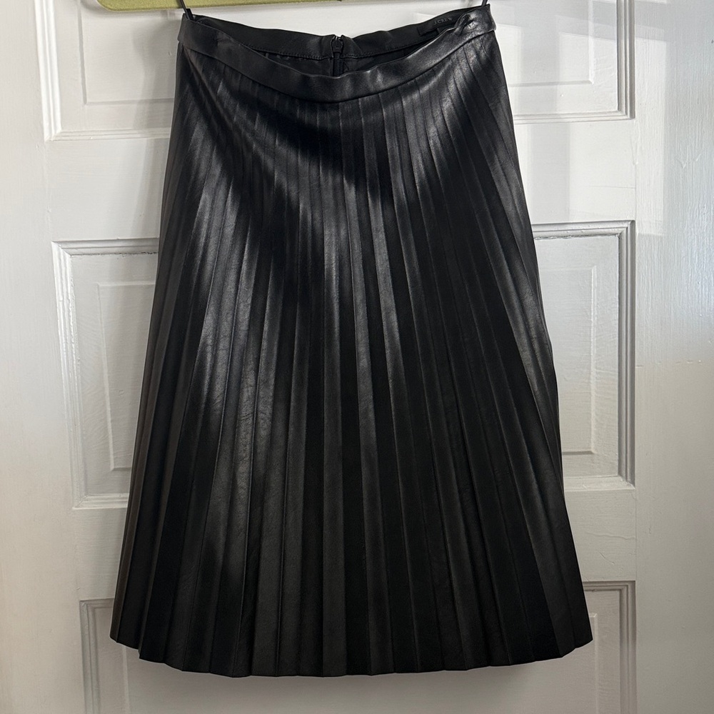 J. Crew Black A-Line faux leather Pleated Skirt size 00P